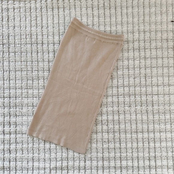 Pink Lily Knit Skirt - Picture 3 of 4